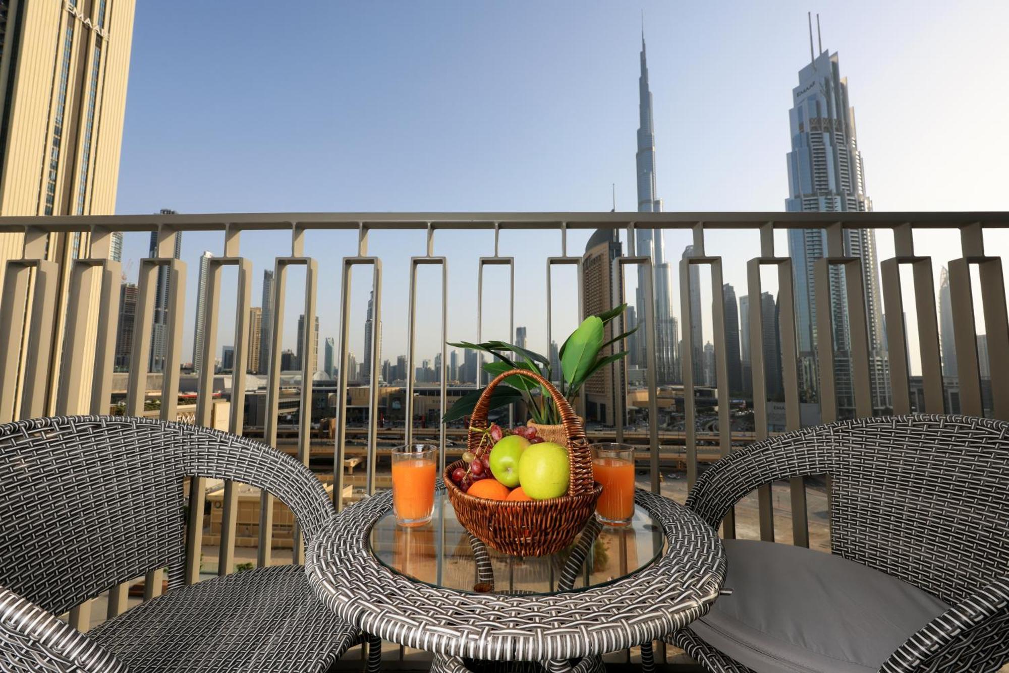 Stunning Burj View Dubai Mall Access Infinity Pool Apartment Exterior photo