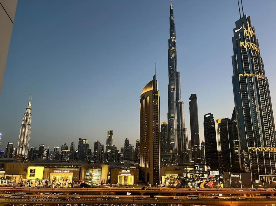 Stunning Burj View Dubai Mall Access Infinity Pool Apartment Exterior photo